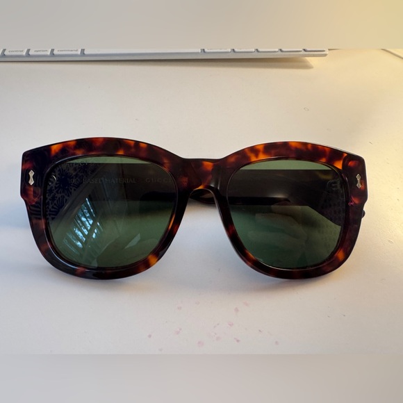 Gucci Accessories - Almost new Gucci sunglasses. Used 4-5 times.